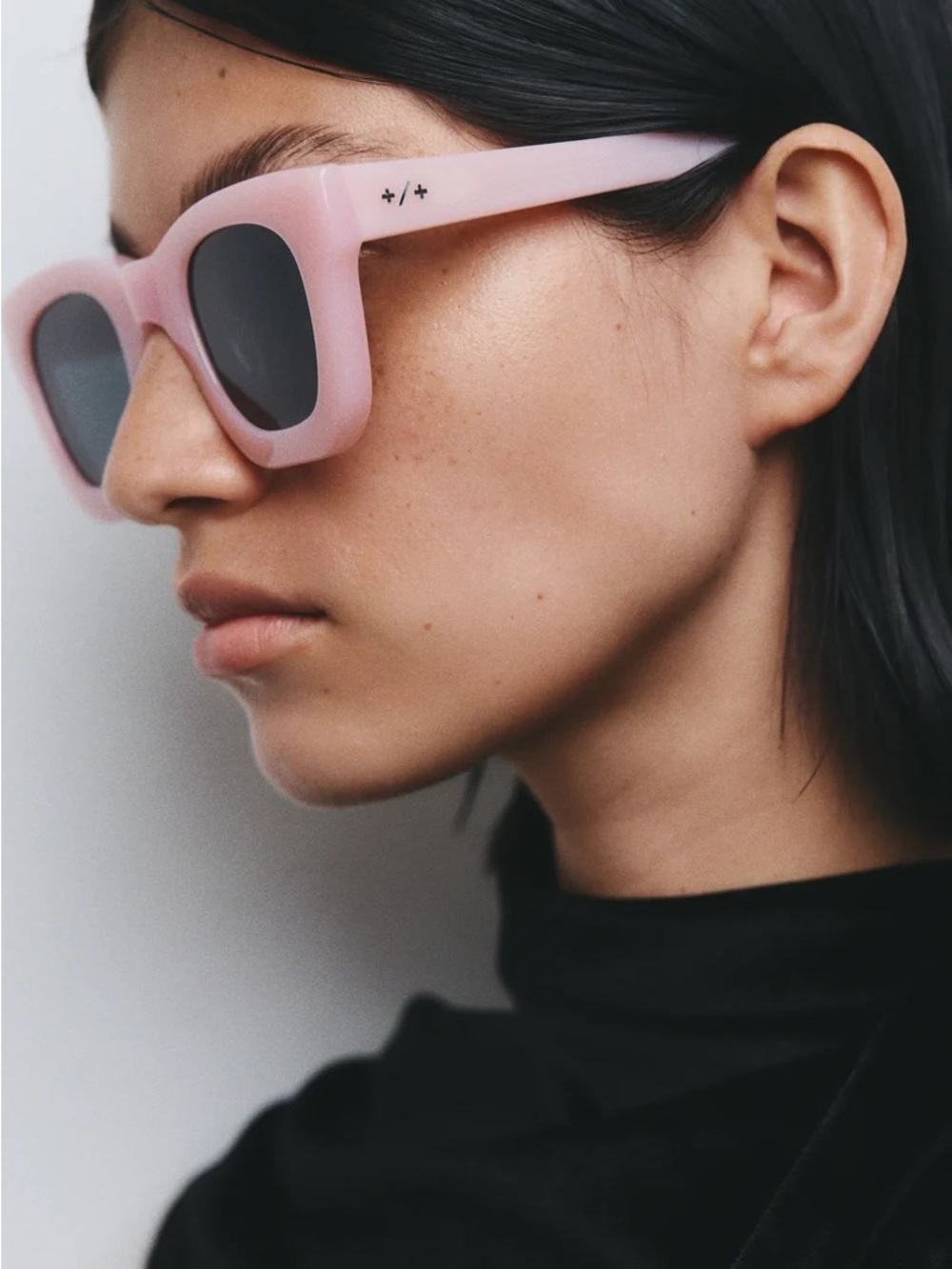 STRATA Pink Roadcase Sunglasses with Case and Accessories NWT